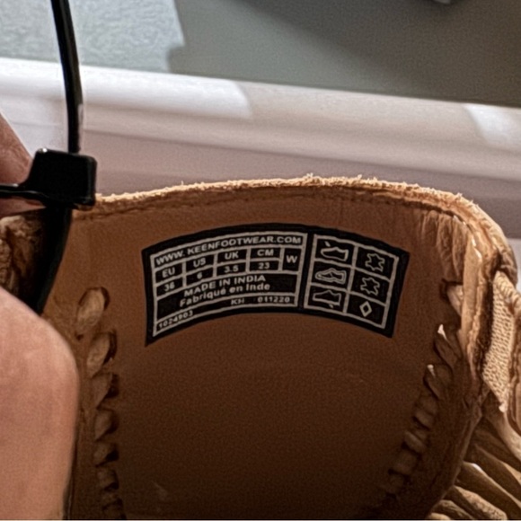 Keen Women's UNEEK Premium Leather Slide Brown Woven Slip-On Shoes 6 - Picture 12 of 12